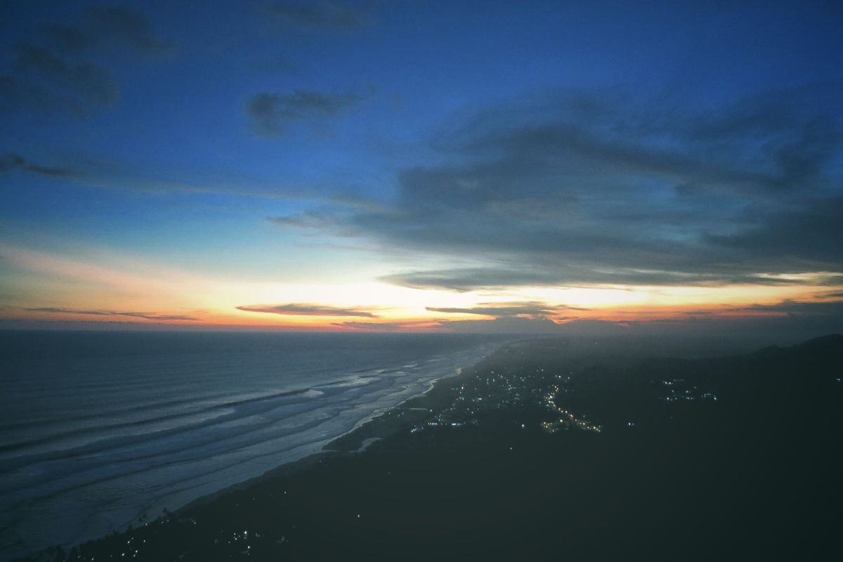 Bukit Paralayang Parangtritis